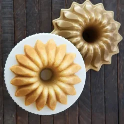Nordic Ware Lotus Bundt® Kageform* Bageforme